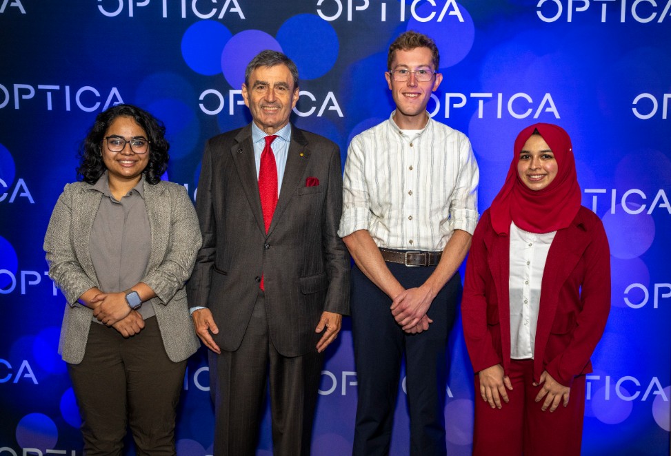 2025~10-Oct-27-Optica_FIO_4667a