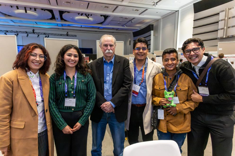 2025~10-Oct-28-Optica_FIO_2949a